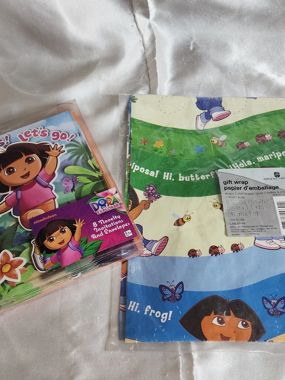 Dora the Explorer Kids Gift Wrap & Cards - Colorful Dora Design